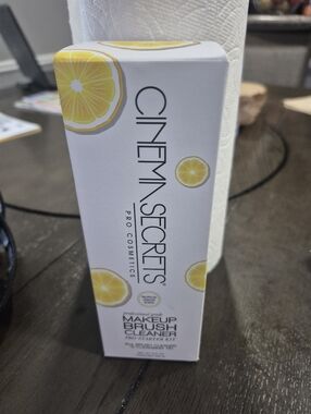 Cinema Secrets Brush Cleaner Kit